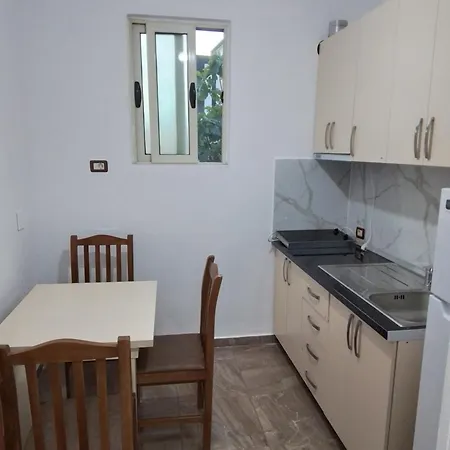 Star Room's Penzion Vlorë