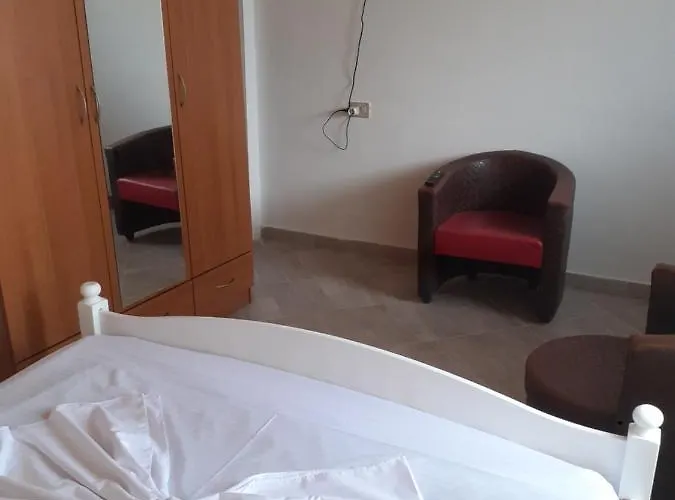 Star Room's 3* Vlorë