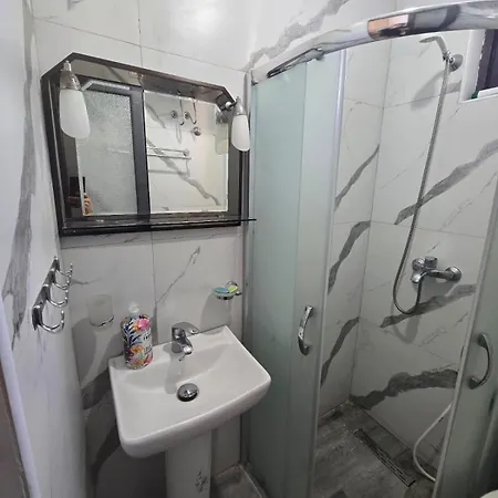 Star Room's Guest house