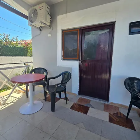 Star Room's 3* Vlorë